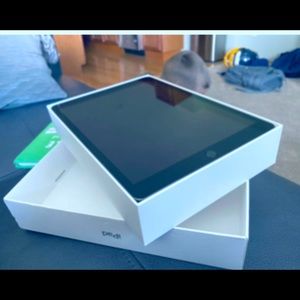 Apple iapd 8th generation 126gb slightly used